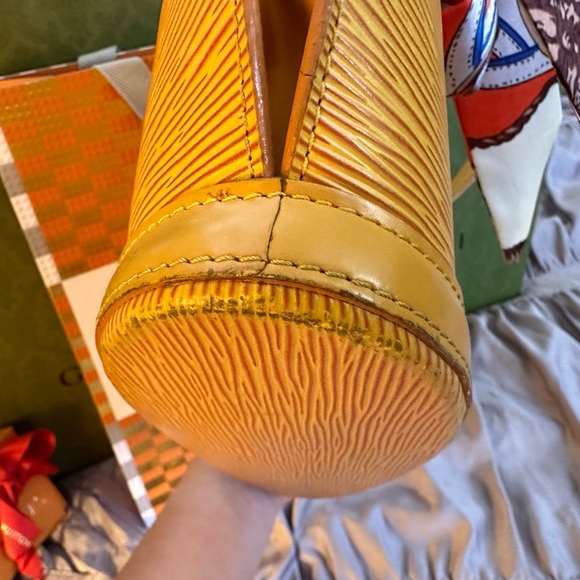 Auth LV Epi Saint Jacques Shoulder Bag - Picture 6 of 12